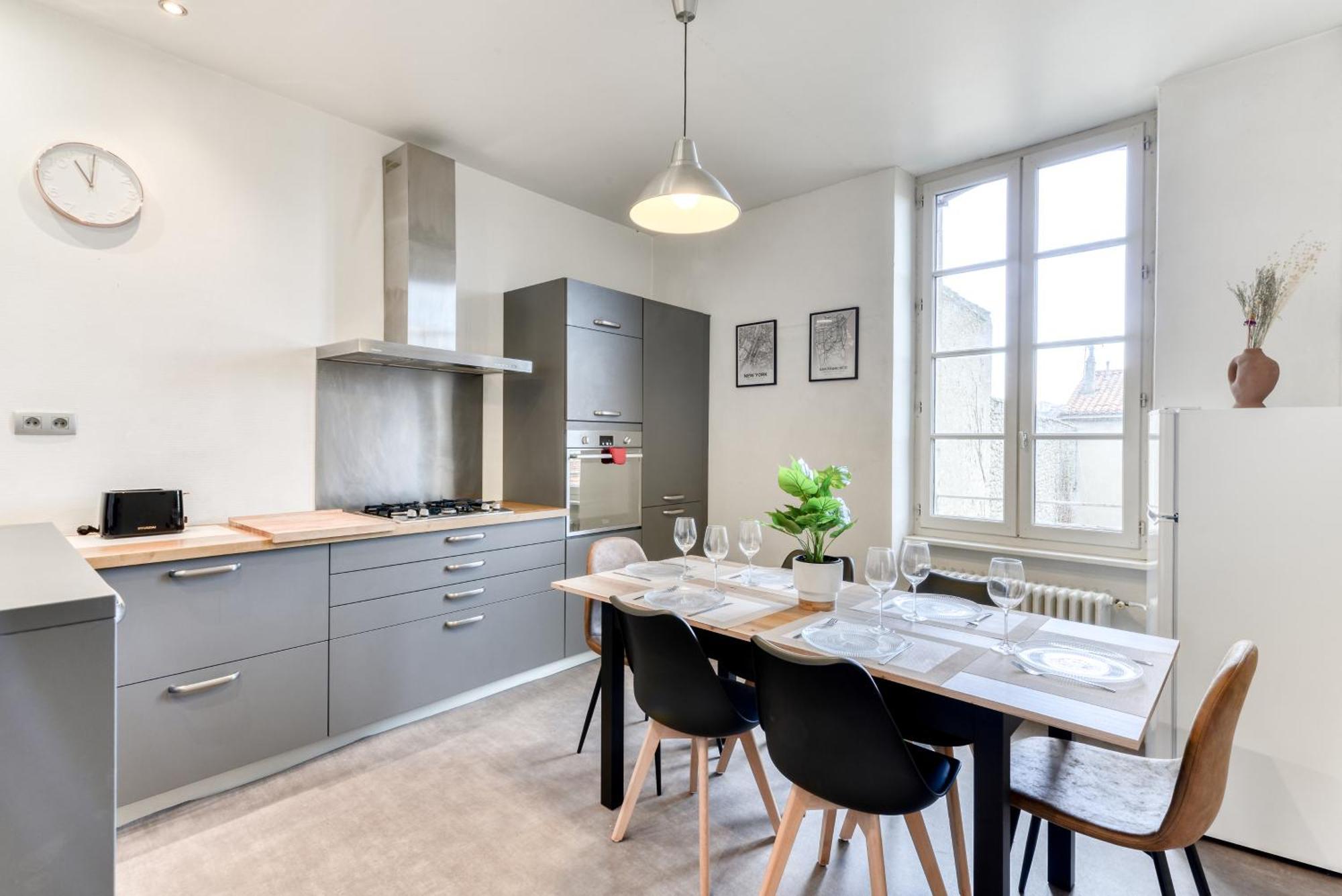 Le Marty - Wifi - Central - Climatison - Parking Gratuit Carcassonne Bagian luar foto